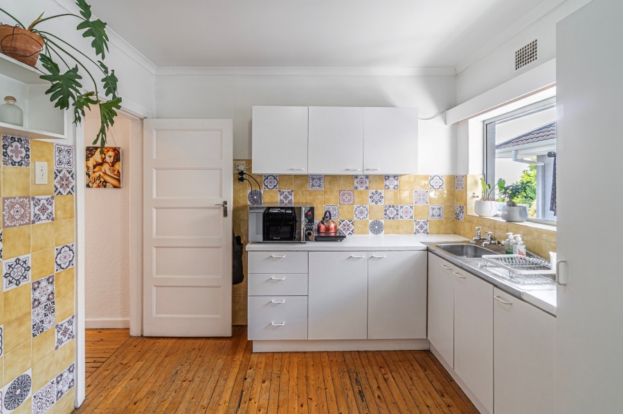 2 Bedroom Property for Sale in Vredehoek Western Cape